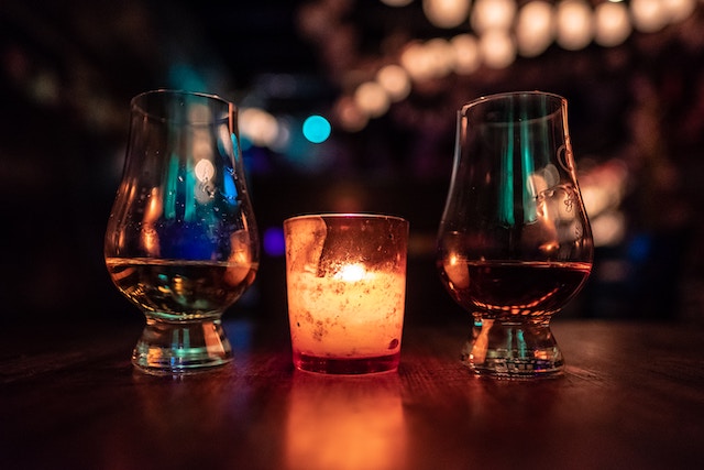 ウイスキーのストレート用グラスのおすすめ10選｜グラスの選び方や磨き方もご紹介 | ご褒美のウイスキー