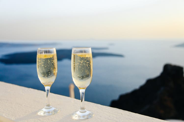 シャンパンを美味しく飲むには 最高に美味しい飲み方を解説 相性のいい4つのおつまみも紹介 ご褒美のワイン